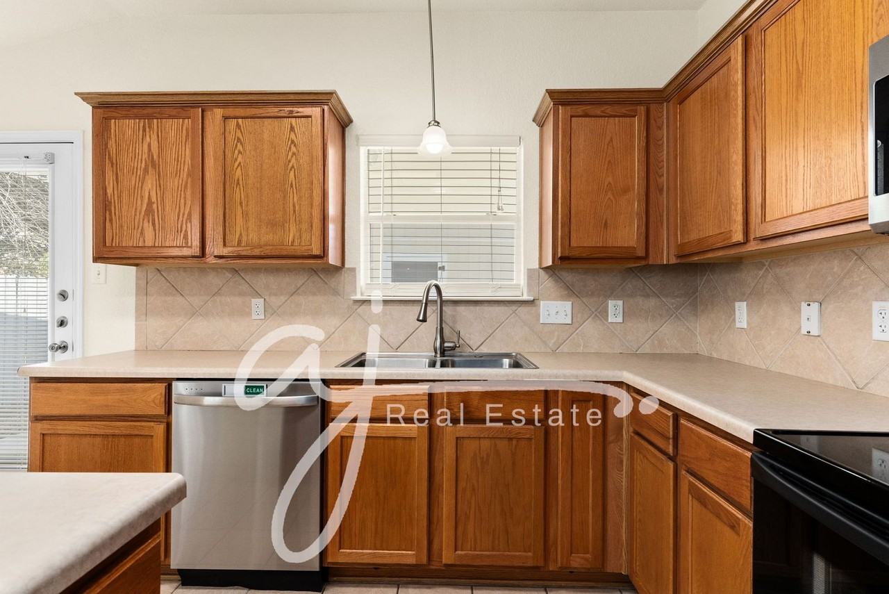 4908 Sydney Harbour Ct - Photo 5 of 15