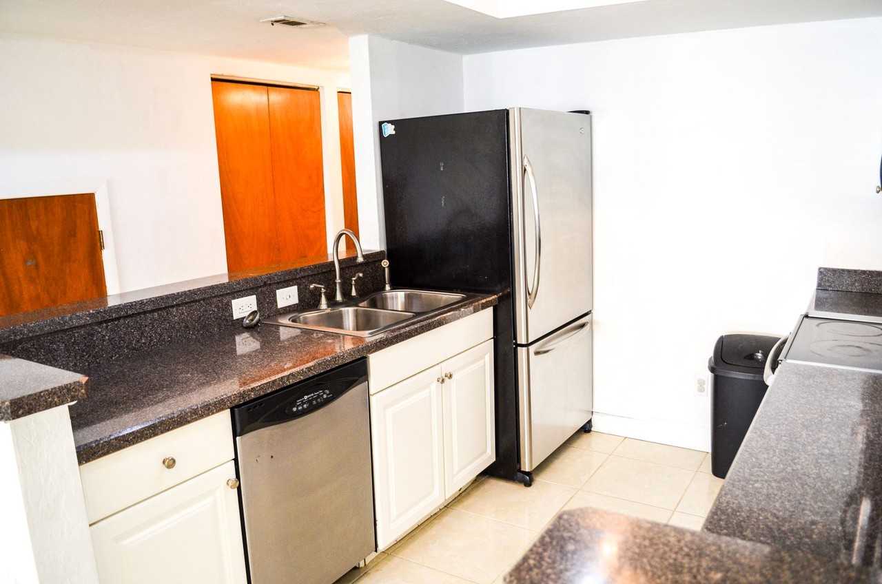 2508 Sw 35th Pl Bldg I #50 - Photo 3 of 17