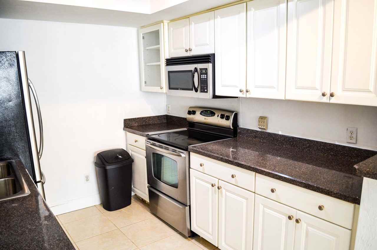 2508 Sw 35th Pl Bldg I #50 - Photo 4 of 17