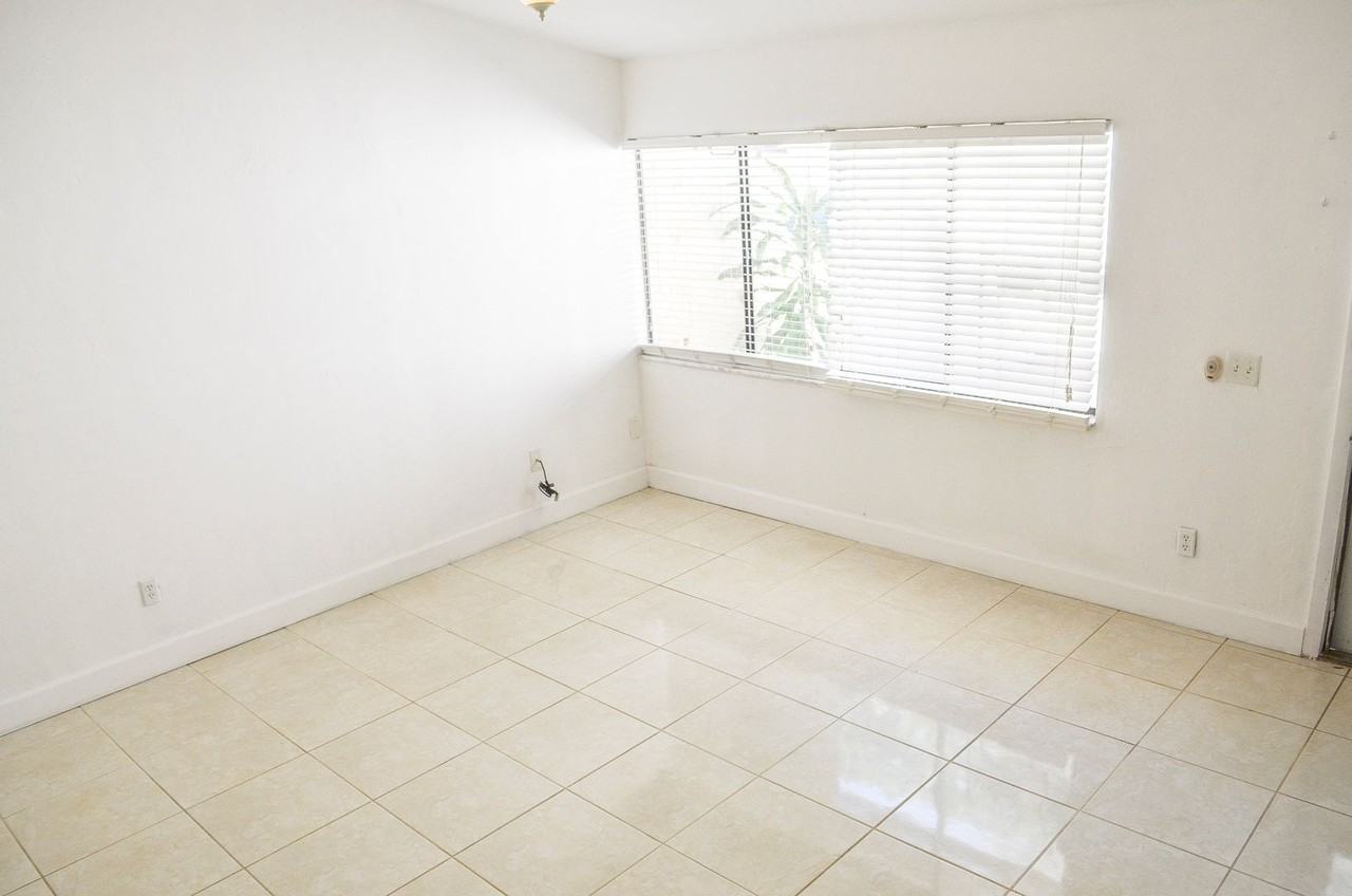 2508 Sw 35th Pl Bldg I #50 - Photo 7 of 17