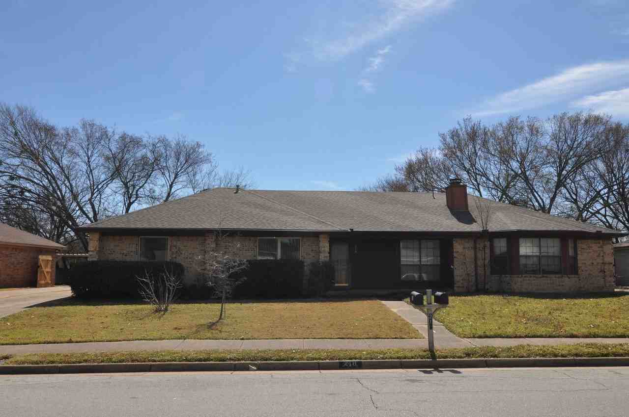 218 E Denton Dr - Photo 2 of 17