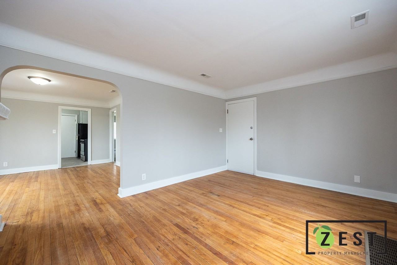 9770 E Outer Dr - Photo 3 of 19