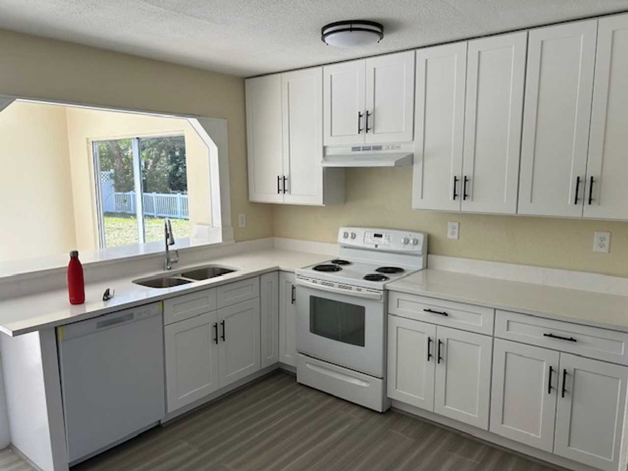 18113 Cochran Boulevard - Photo 4 of 14