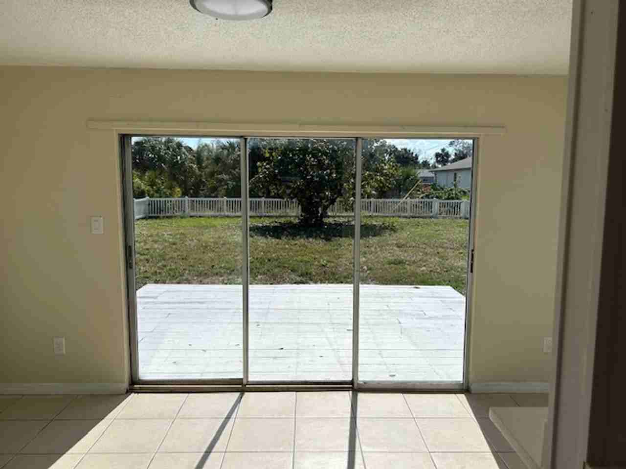 18113 Cochran Boulevard - Photo 7 of 14