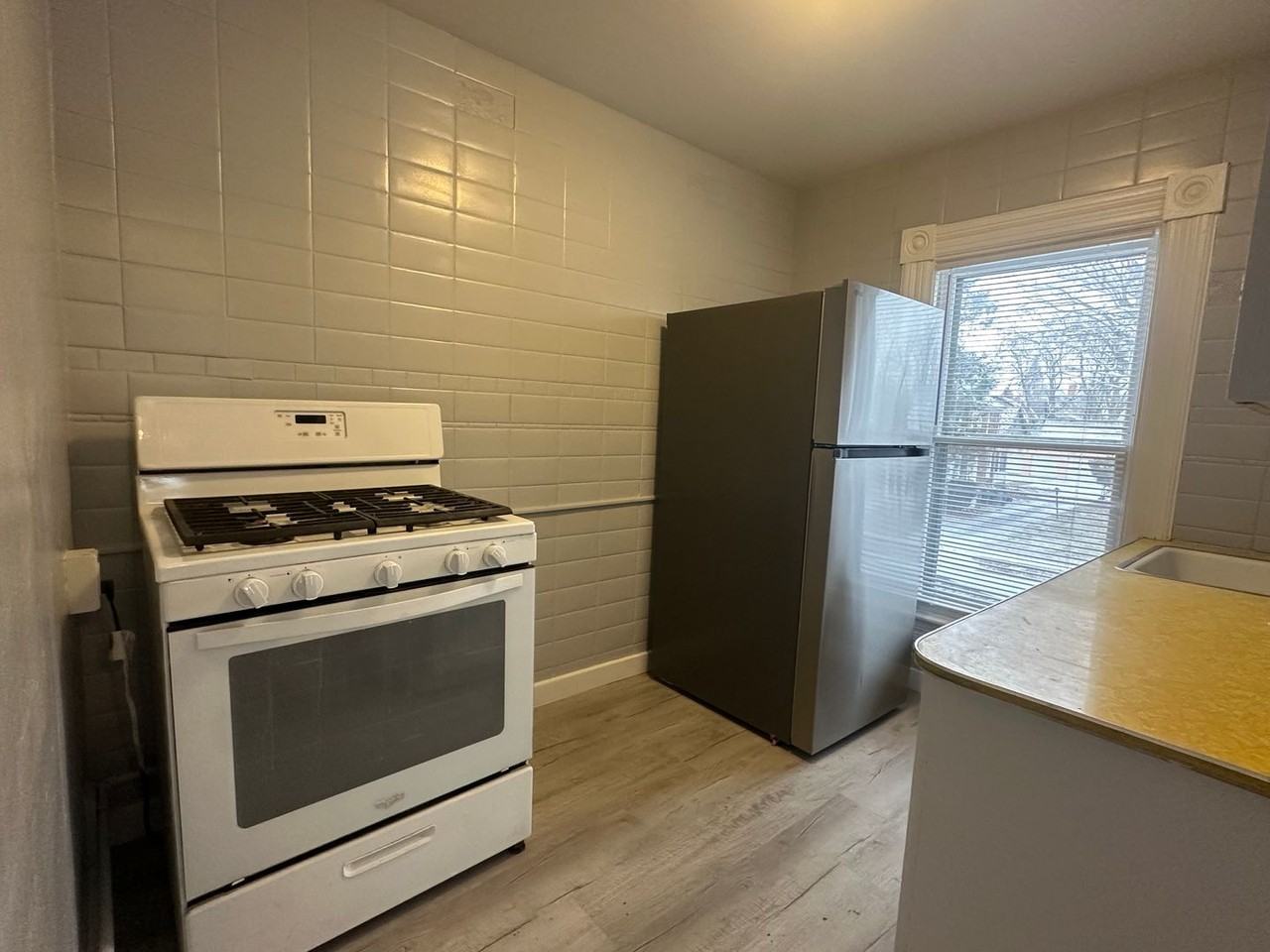 113 N. Hamilton (Rolling Lakes Yacht Club LLC) - Photo 2 of 6