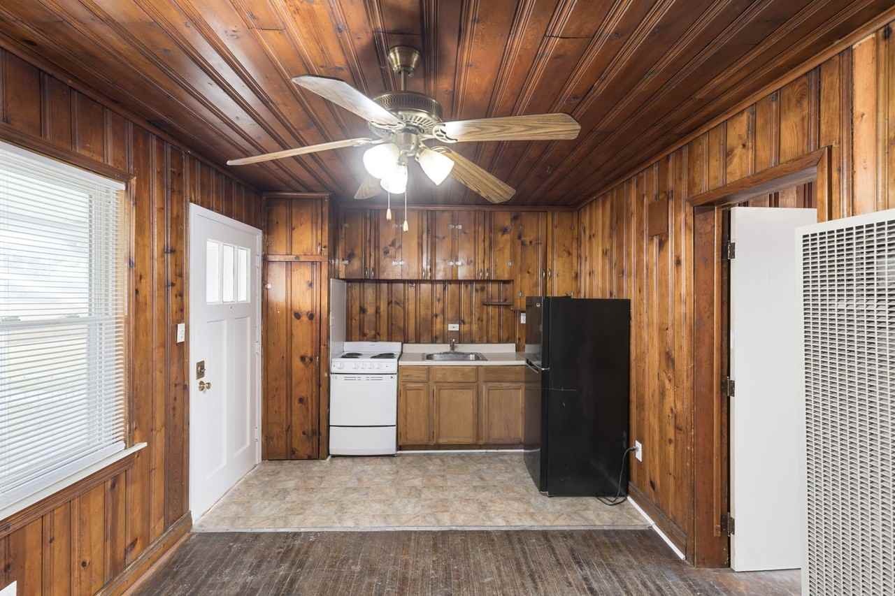 3448 Gloria St - Photo 2 of 11