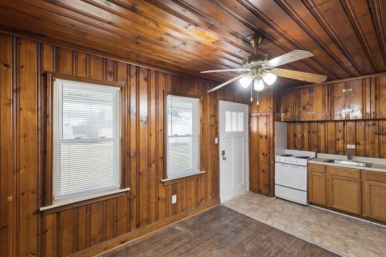 3448 Gloria St - Photo 4 of 11