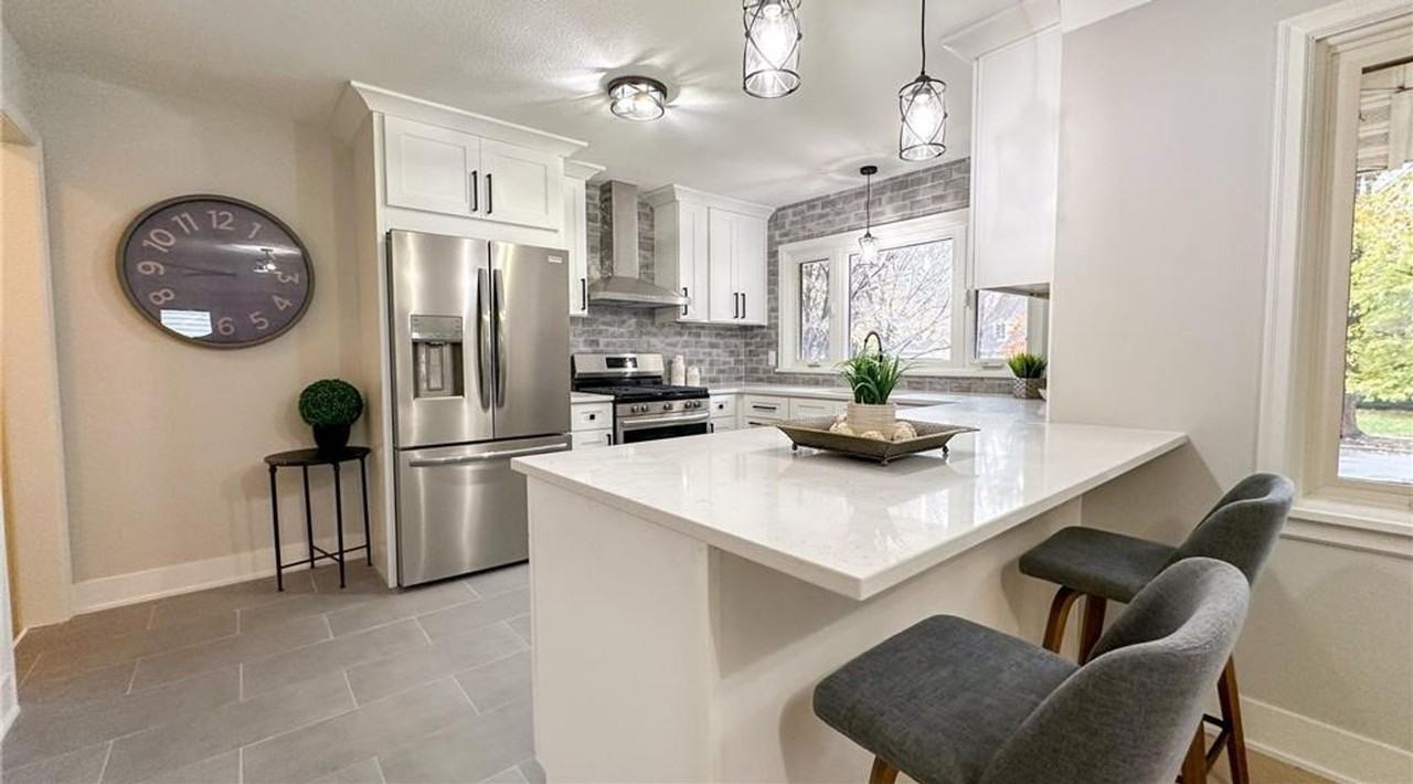 4370 Mackey Ave - Photo 2 of 19