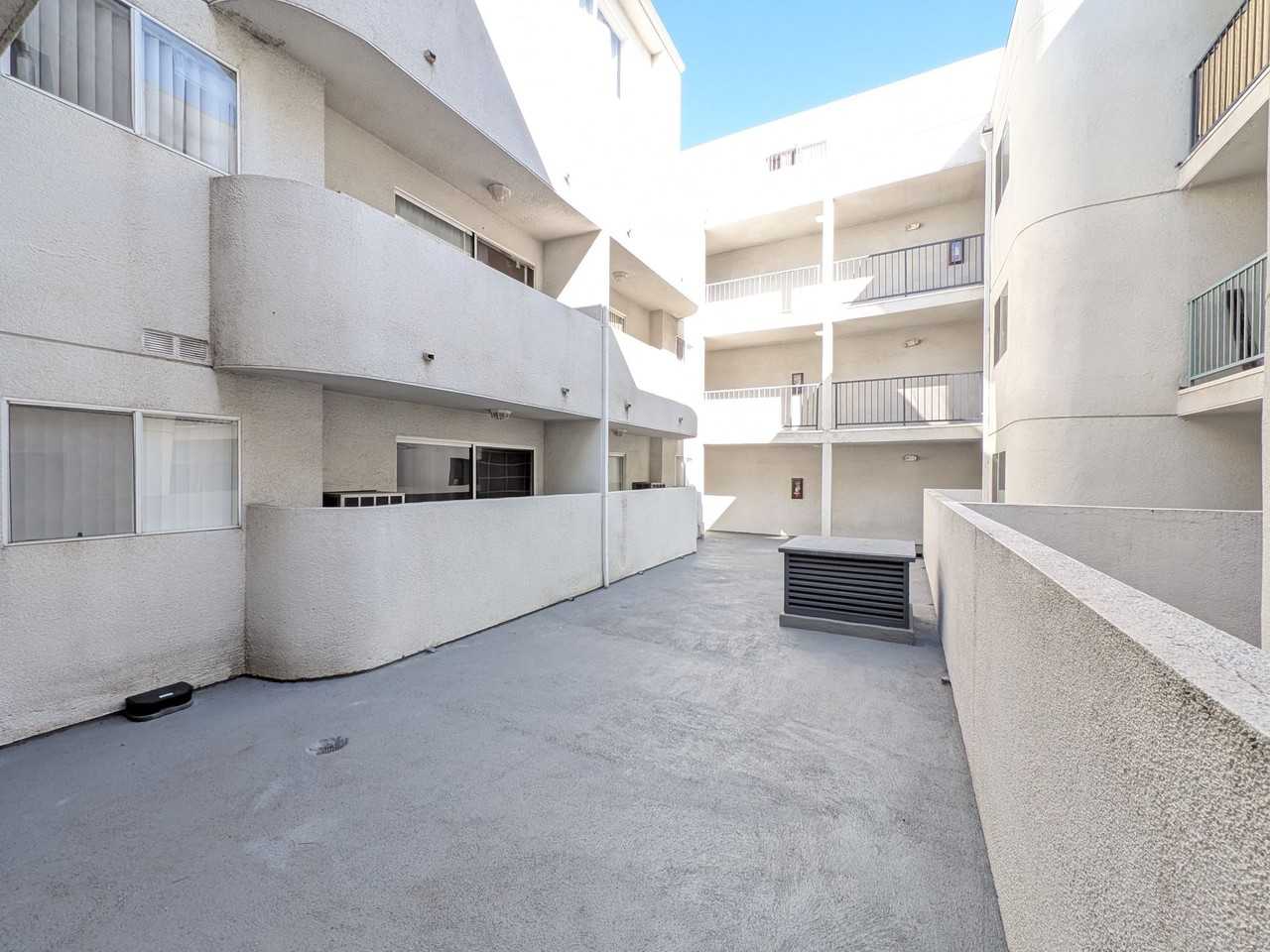 New Hampshire Terrace - Photo 6 of 11