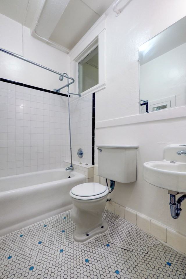 ST. FRANCIS APARTMENTS (SCHP02) - Photo 4 of 20