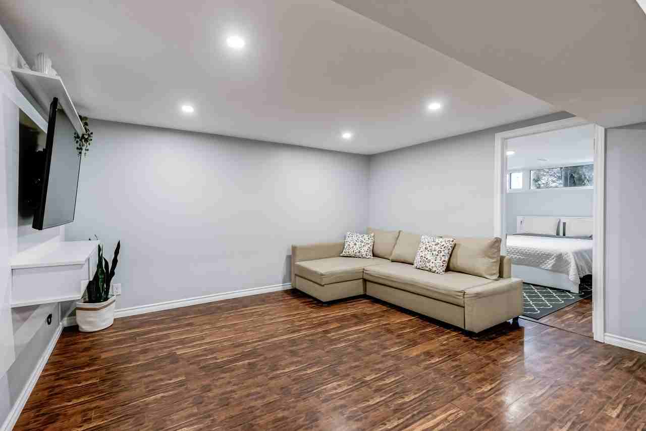 67 Sundial Crescent #Bsmt - Photo 3 of 18