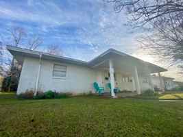 featured image of 415 E Romana St