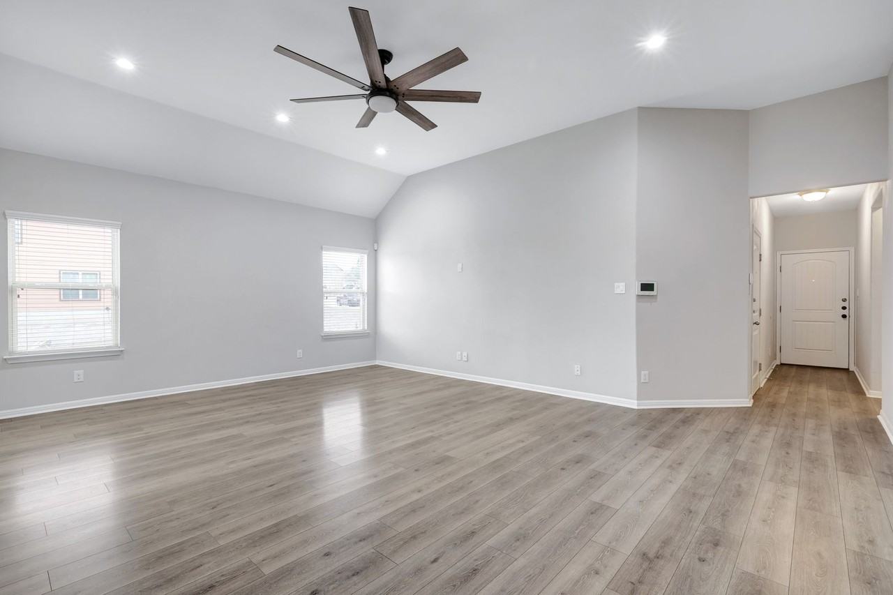 9010 Moccasin Lk - Photo 3 of 32