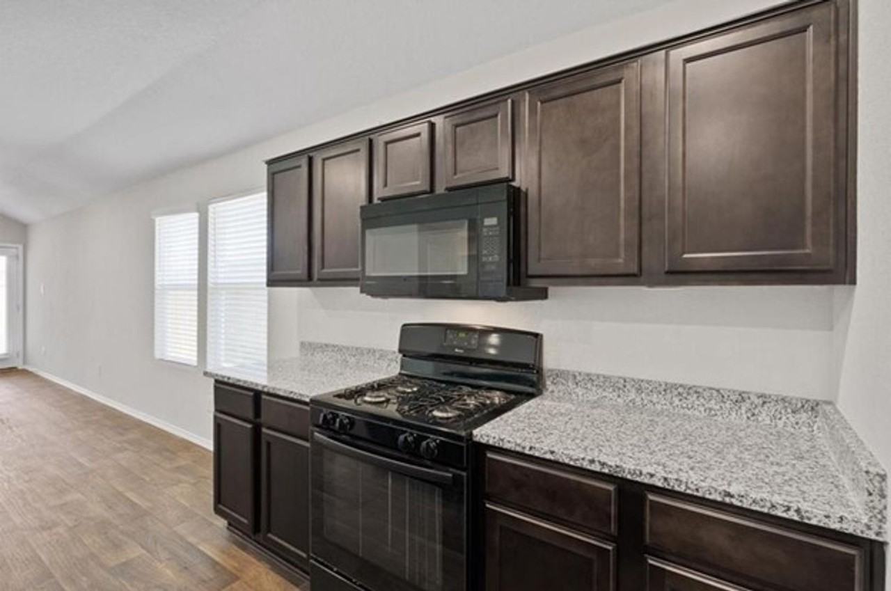 211 Whipporwill Ln - Photo 3 of 15
