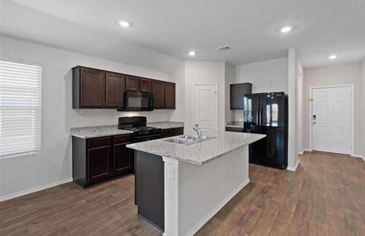 211 Whipporwill Ln - Photo 4 of 15