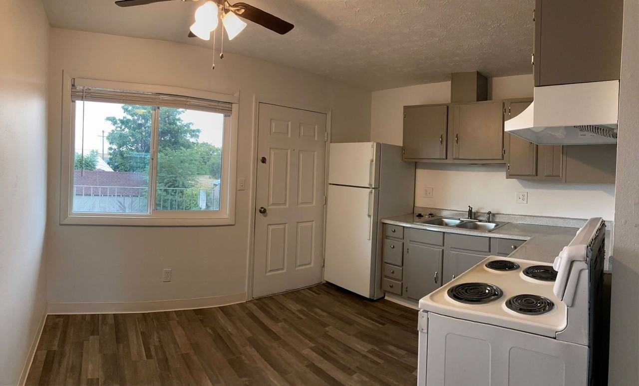 311 Nw 8th Ave - Photo 3 of 16