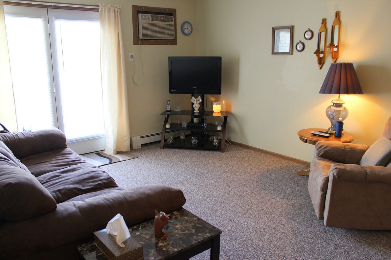 Sun Vista Apartments - Photo 5 of 8