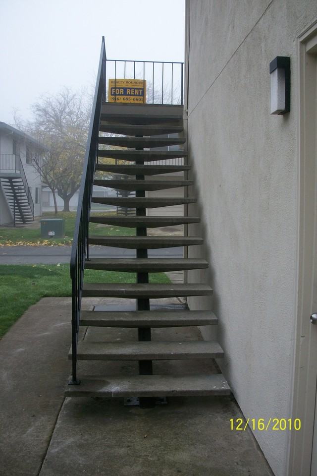 9504 Emerald Park Dr #4 - Photo 3 of 12