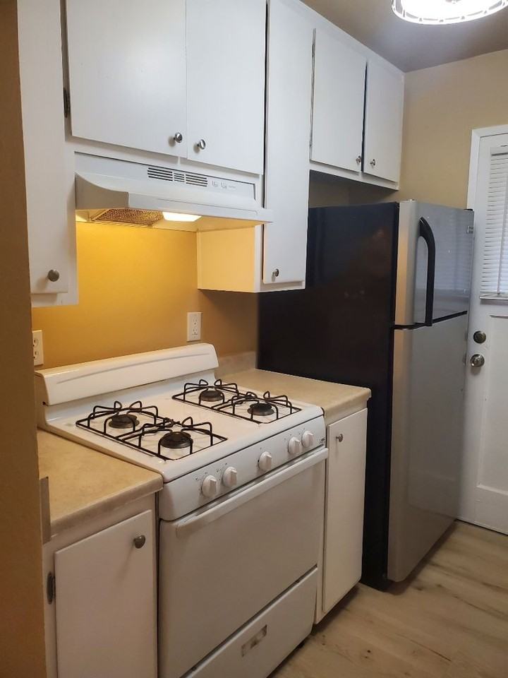 9504 Emerald Park Dr #4 - Photo 7 of 12
