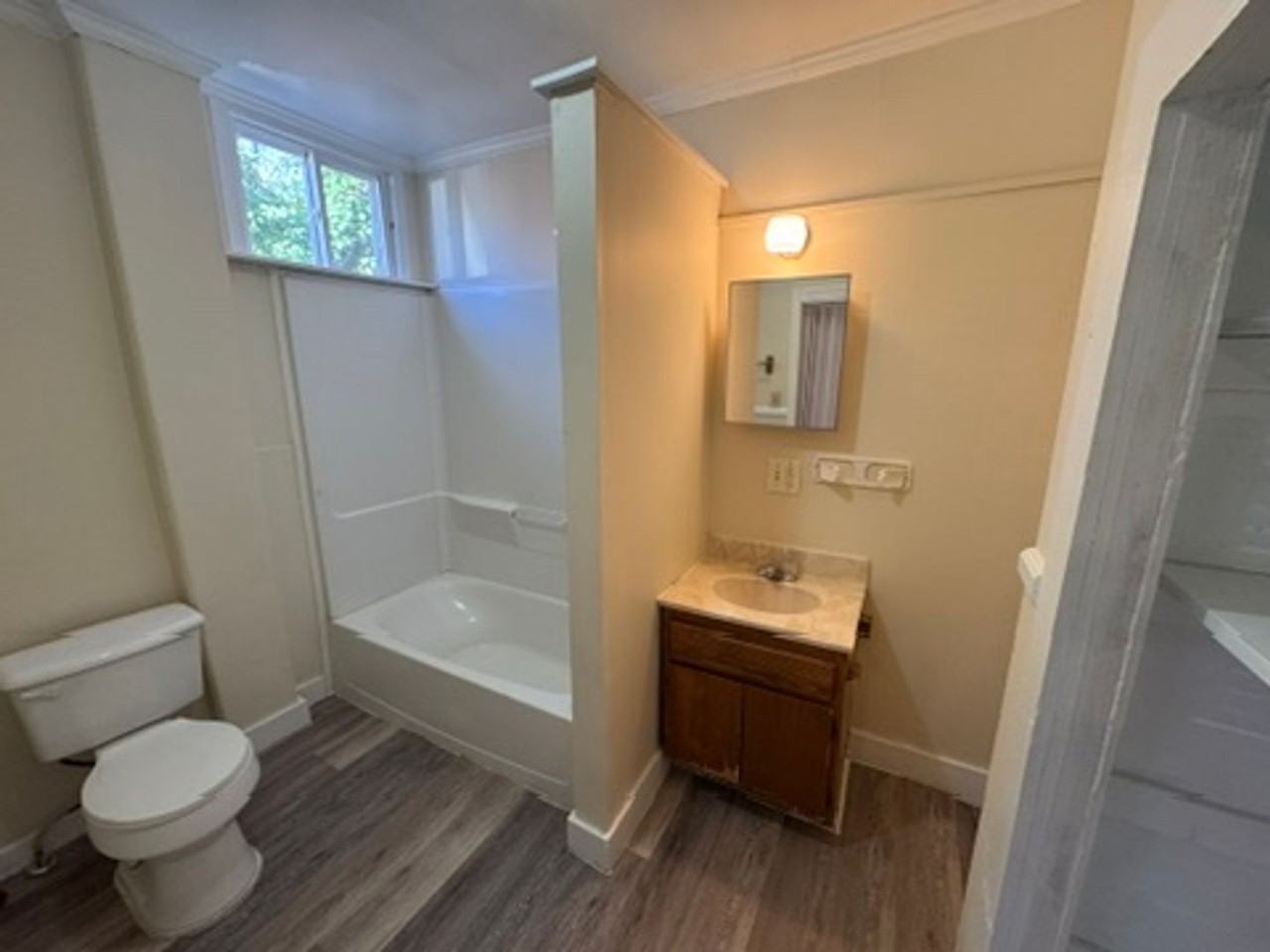 533 Stockton St - Photo 4 of 13