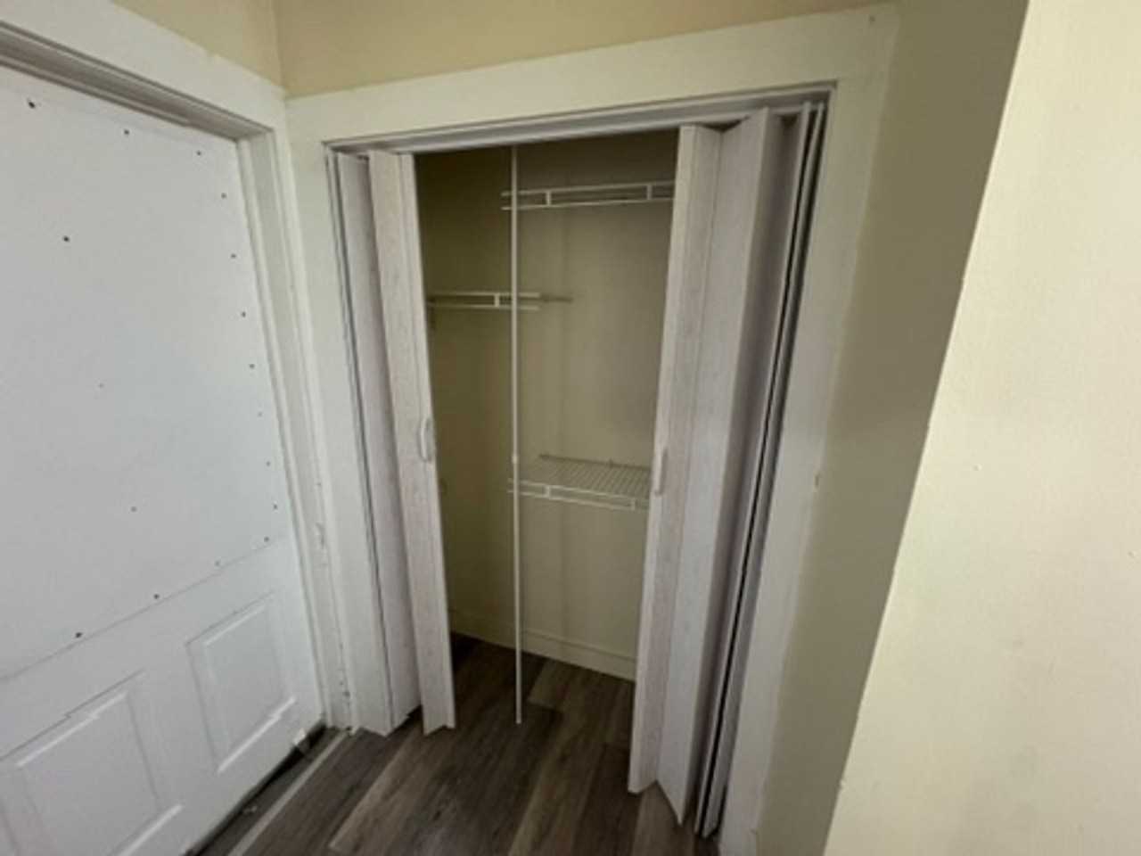 533 Stockton St - Photo 7 of 13