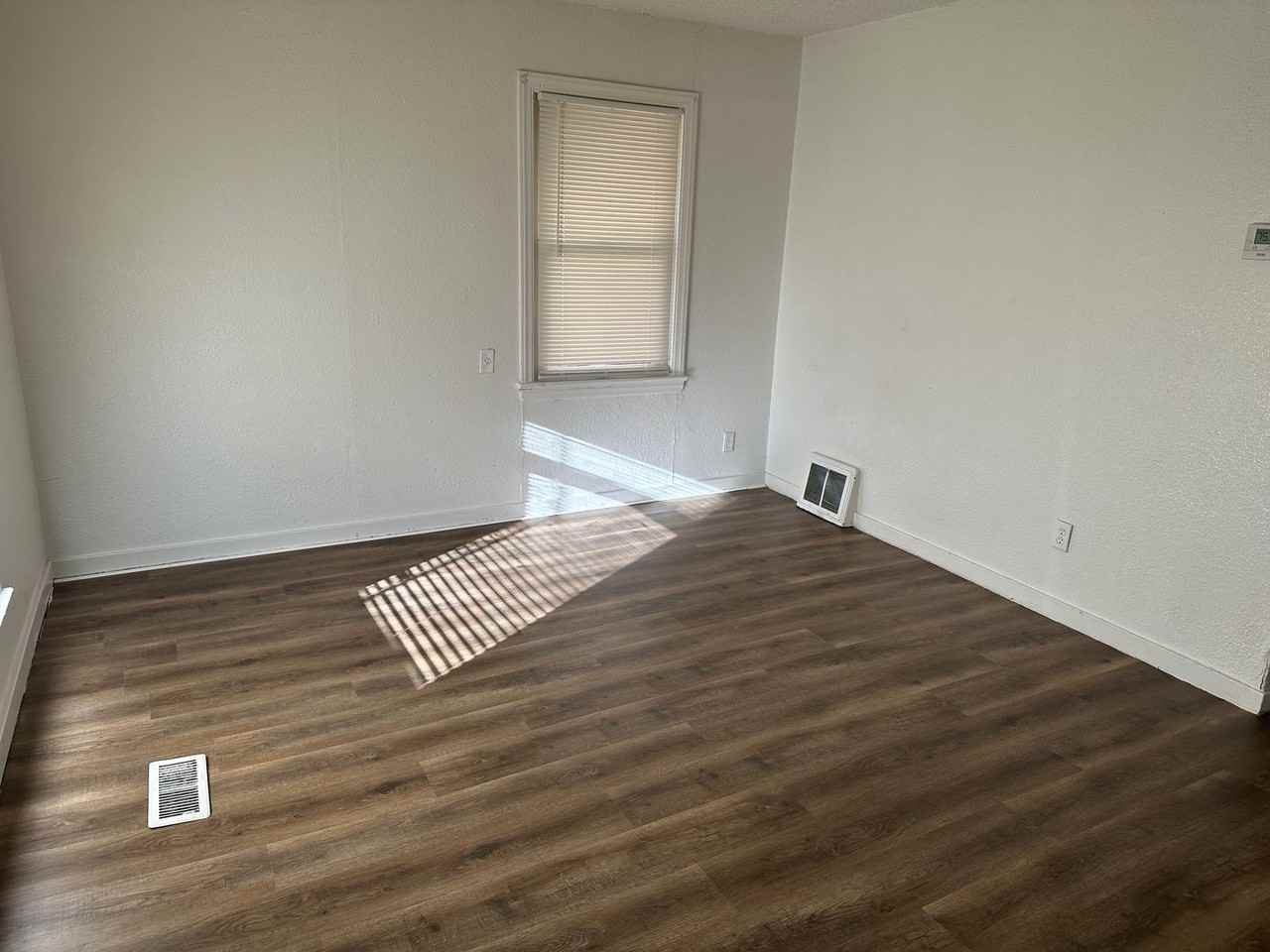 2631 Van Brunt Blvd - Photo 2 of 12