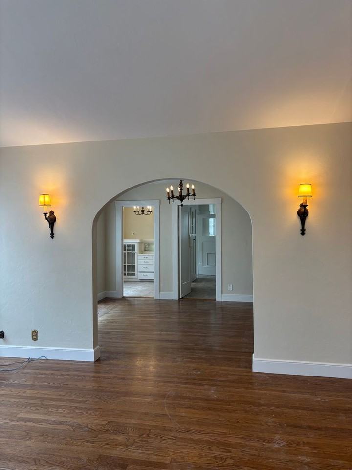 685 S 15th St - Photo 2 of 11