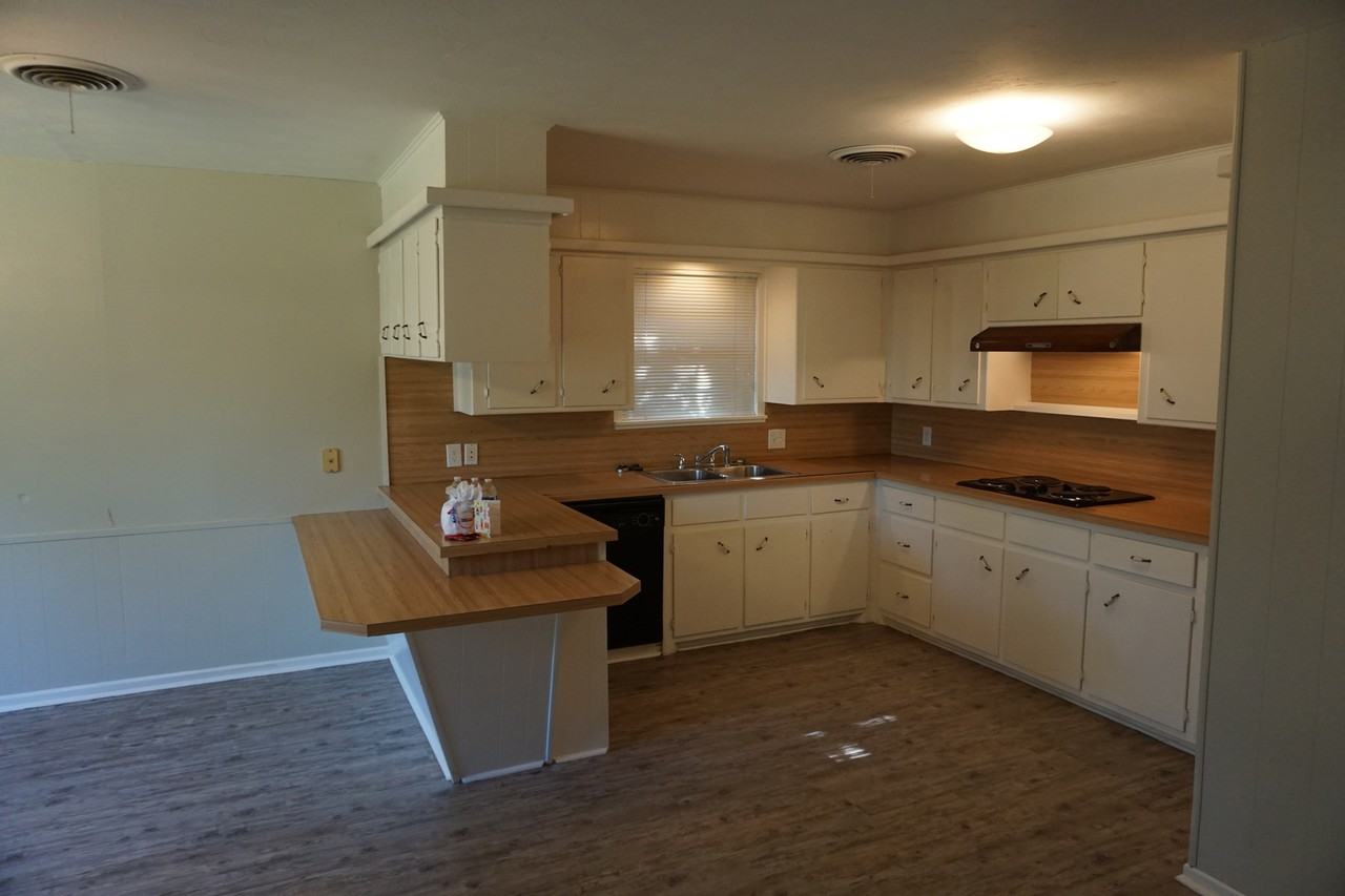 3018 68th St - Photo 3 of 11