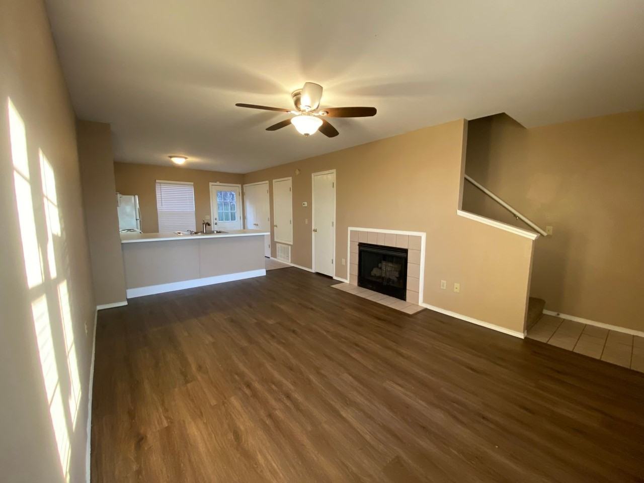 1244 N Iron Horse Dr - Photo 4 of 23