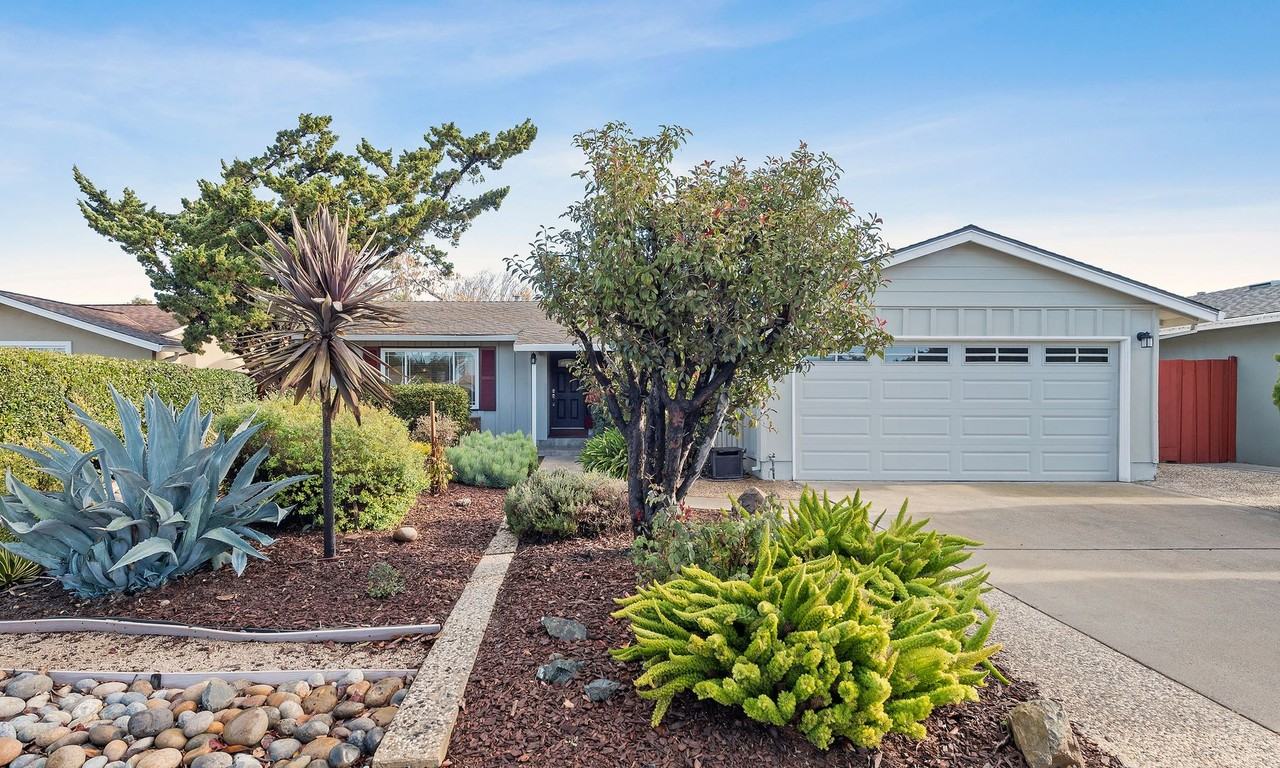 4774 Trego Dr - Photo 2 of 18