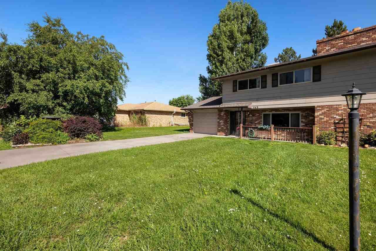 743 Nyssa Dr - Photo 3 of 13