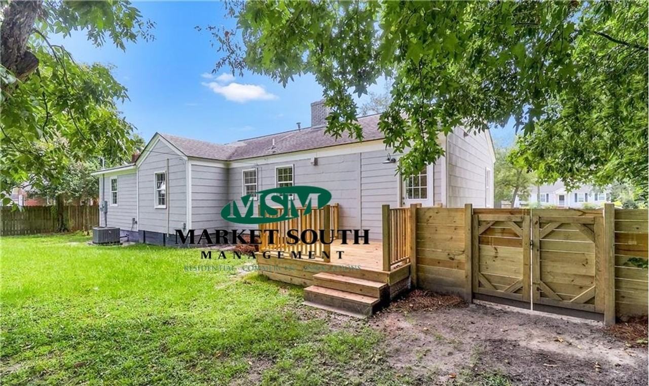 326 Columbus Dr - Photo 2 of 21