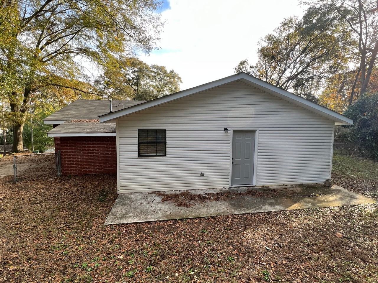 3608 Willow Lane Dr - Photo 2 of 19