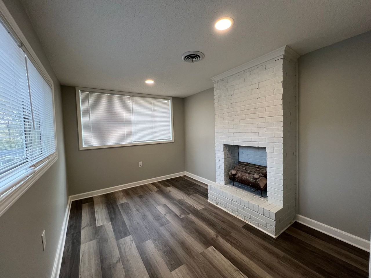 3608 Willow Lane Dr - Photo 3 of 19