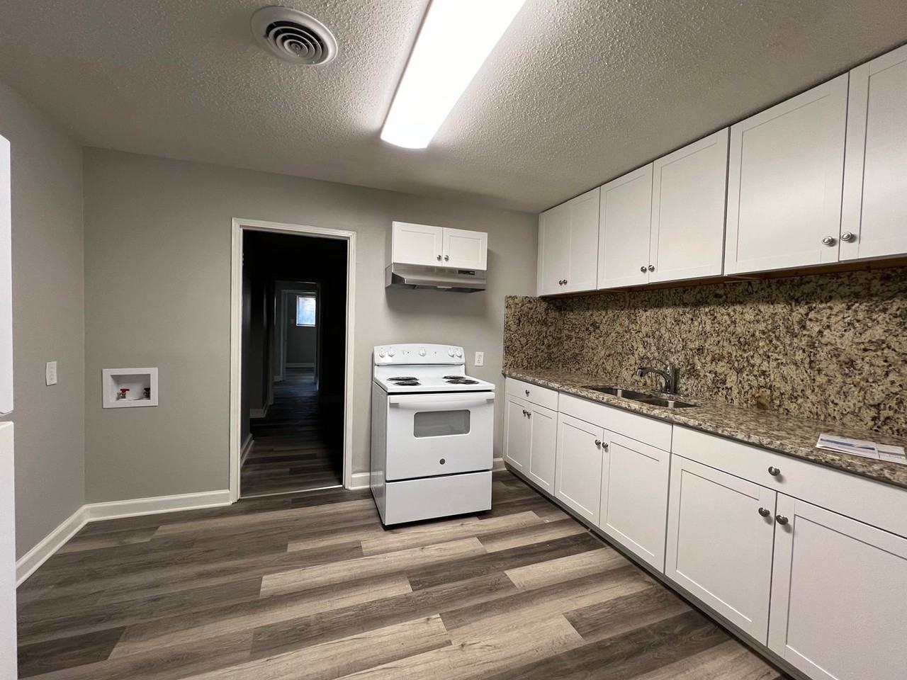 3608 Willow Lane Dr - Photo 5 of 19