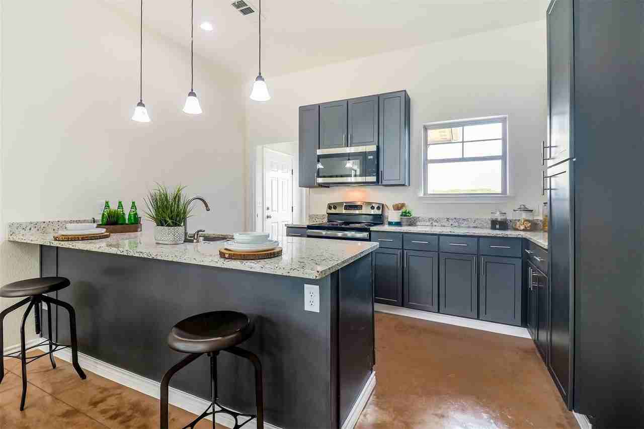 204 Perch Dr - Photo 5 of 27