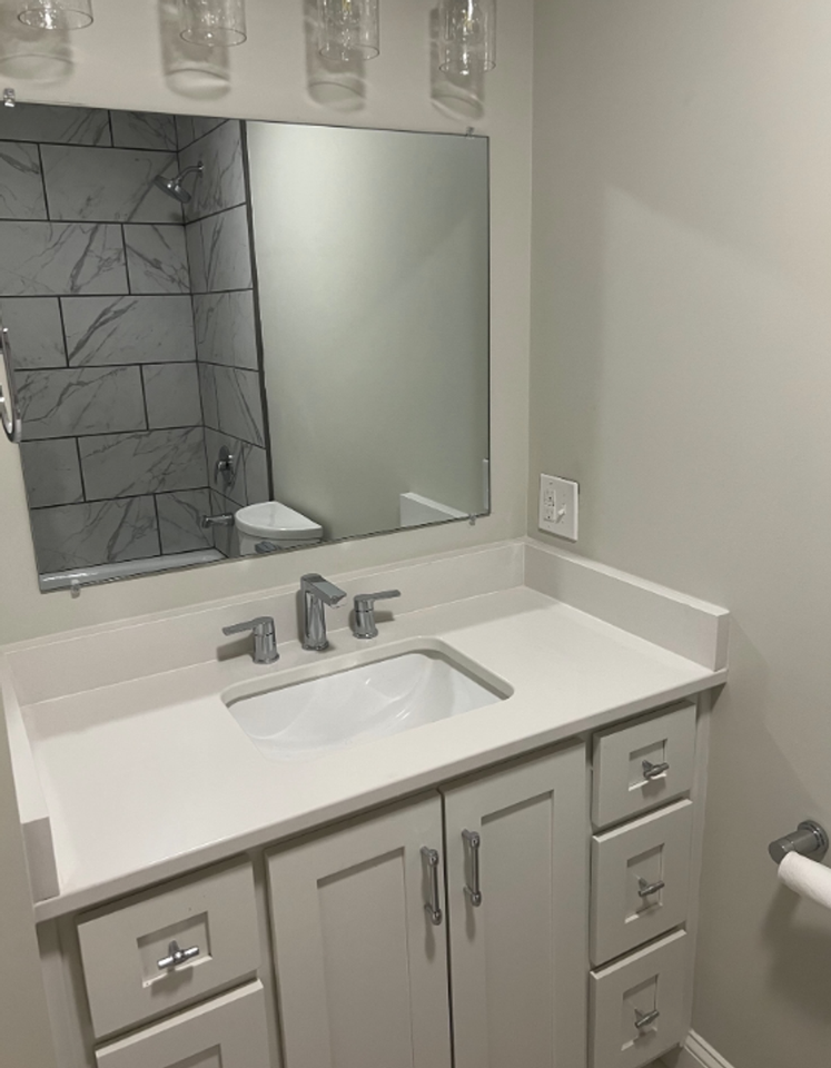 705 Hampton Dr - Photo 4 of 20