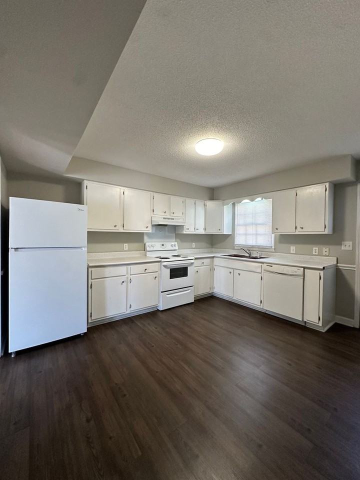 26 Forsyth St - Photo 3 of 7