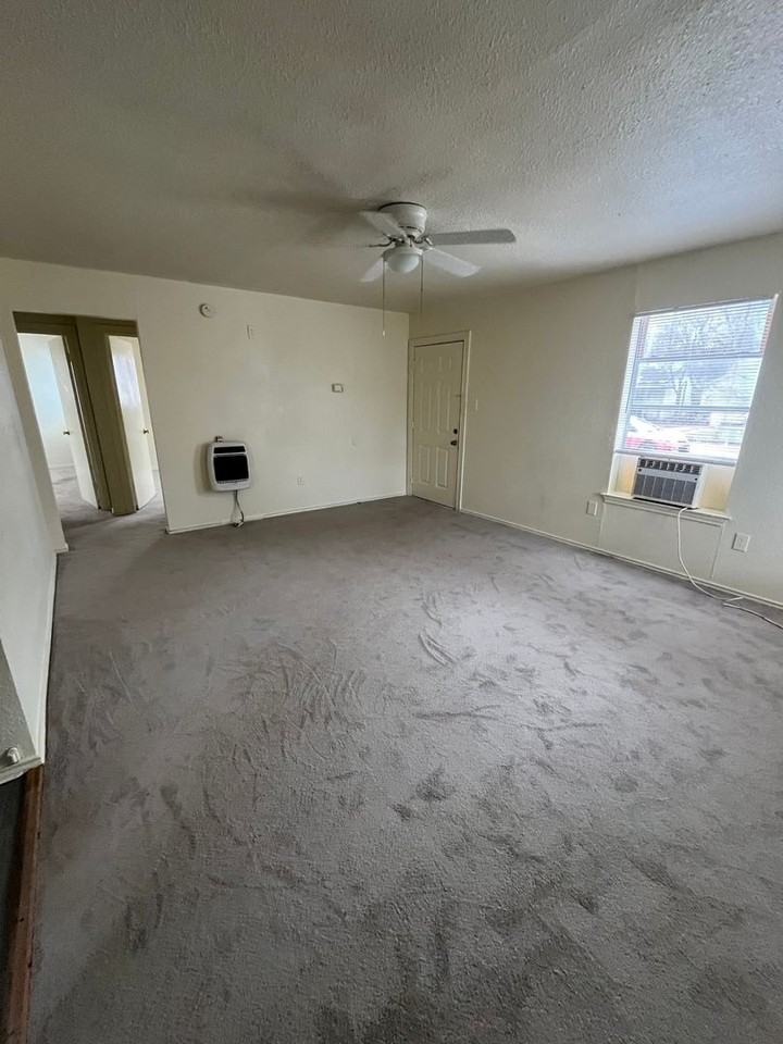 1610 S 15th St - Photo 3 of 12