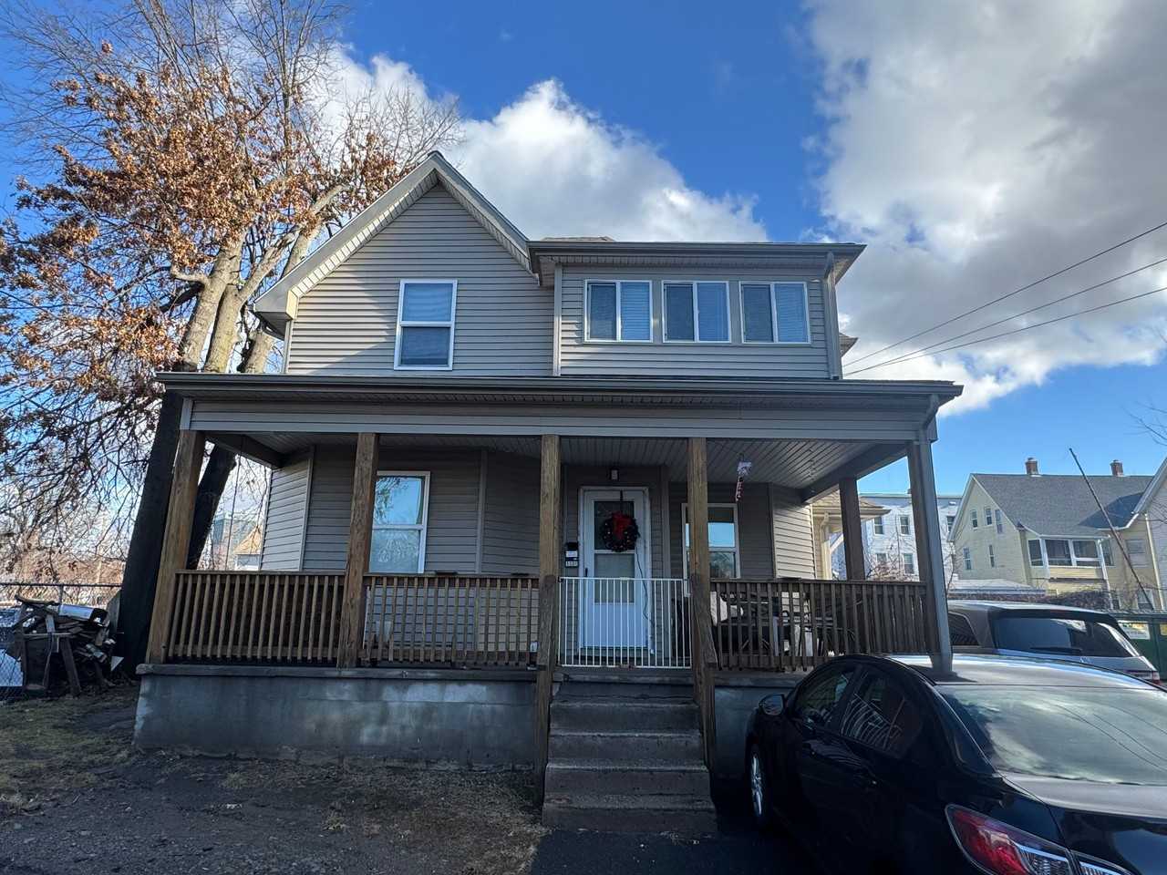 Modern 2 bedroom with office in West Springfield! - Photo 2 of 8