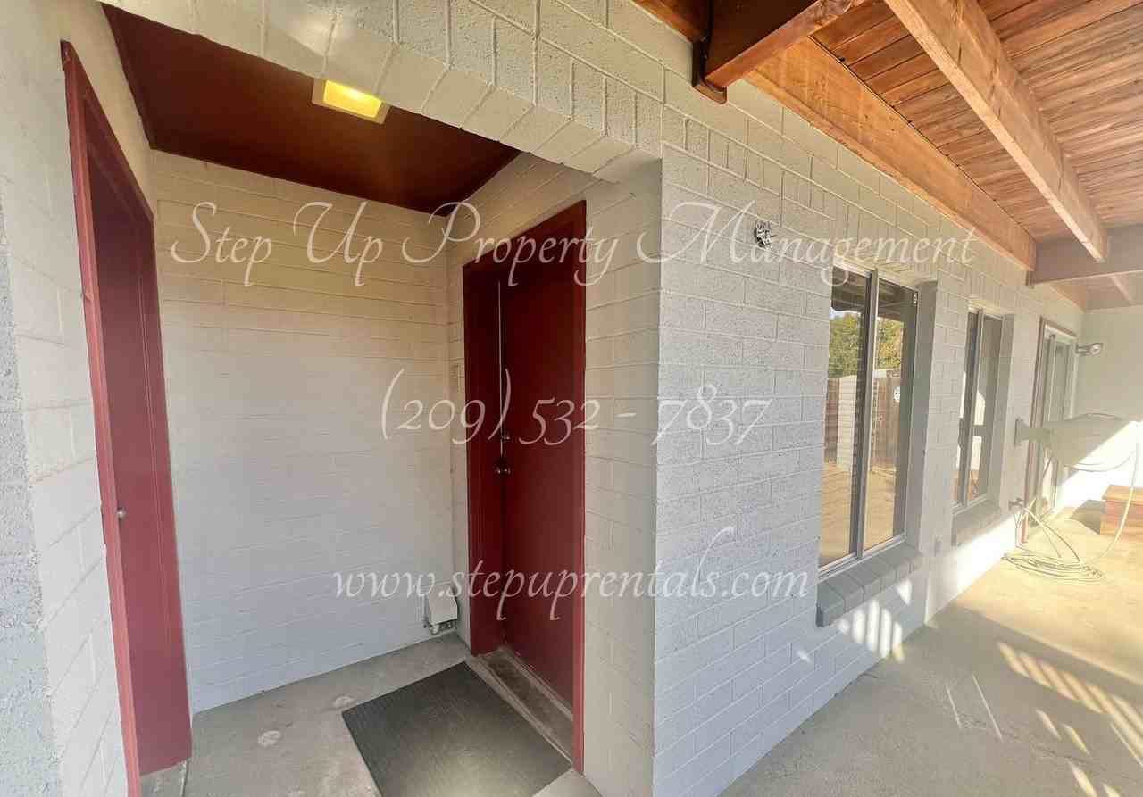 855 Gold Cliff Rd - Photo 2 of 13