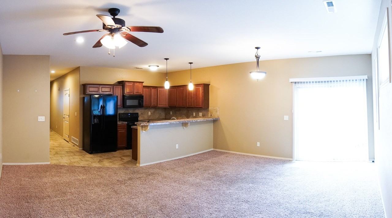 1576 S Goebel Cir - Photo 2 of 11