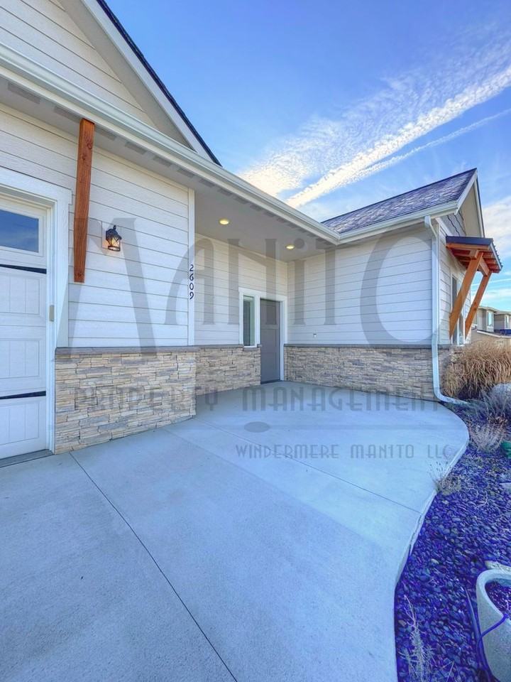 2609 S Seabiscuit Dr - Photo 3 of 35