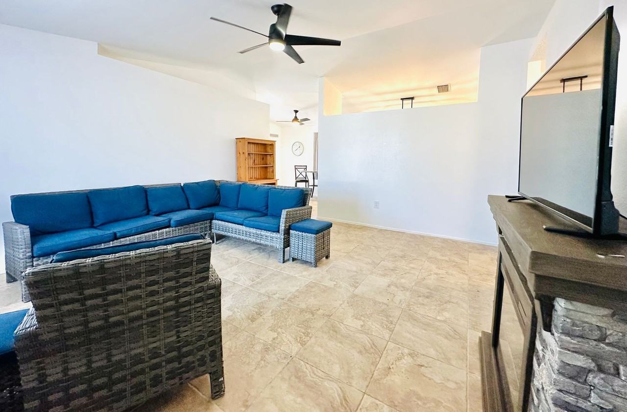 7098 Alamanda Blvd - Photo 3 of 22