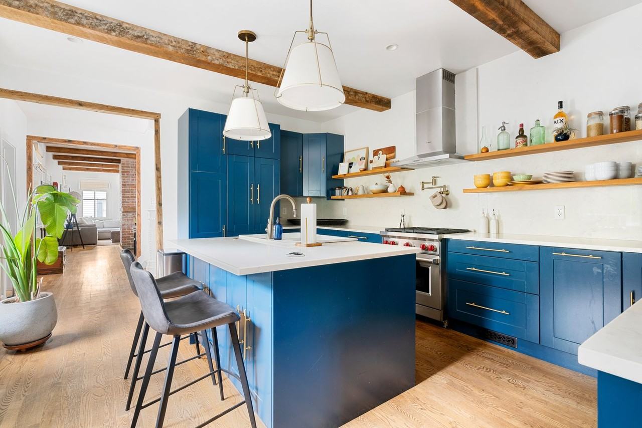 70 Ashe St - Photo 3 of 48