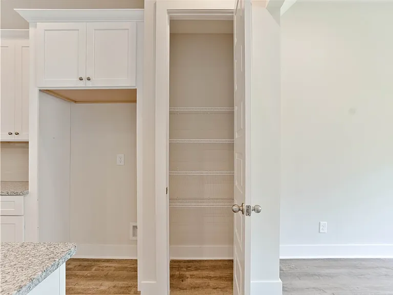 606 Cameron Ct - Photo 6 of 23