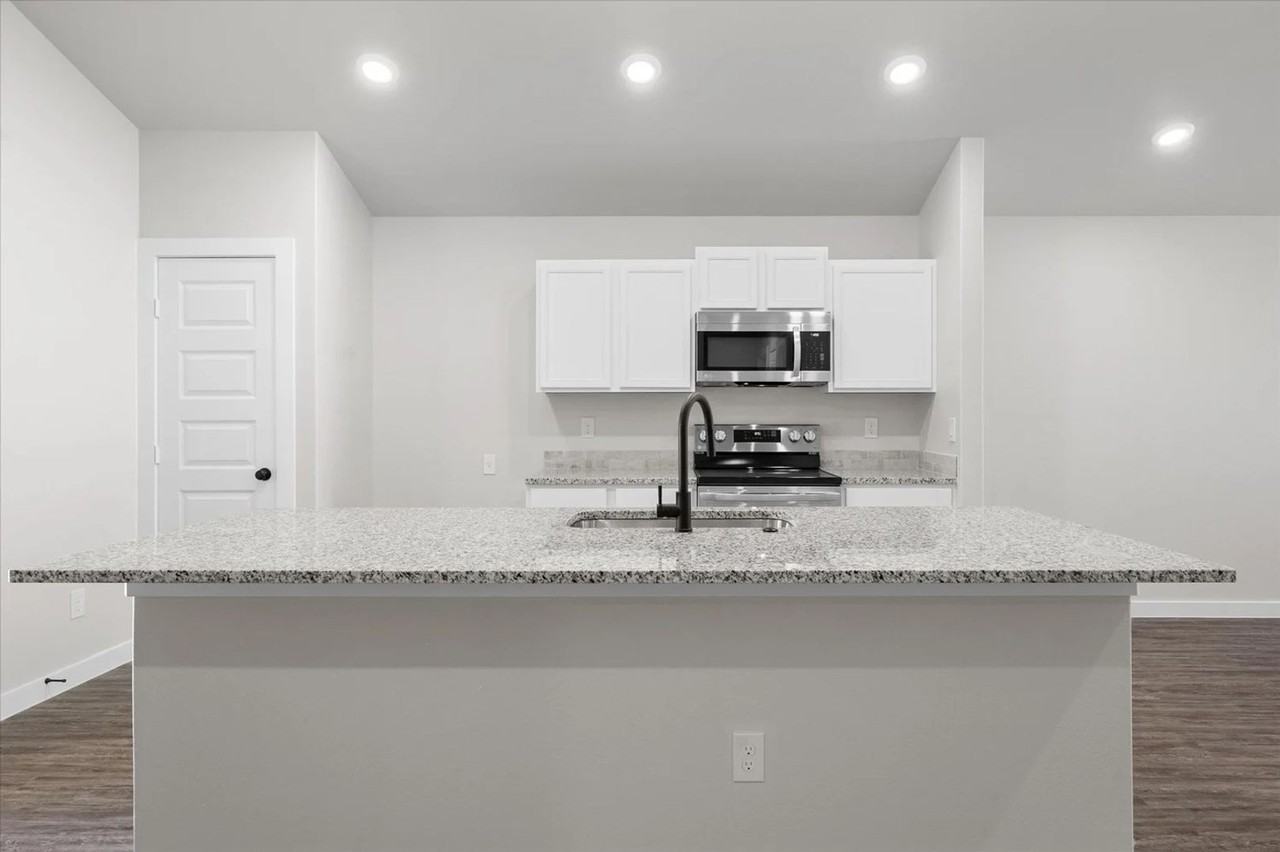 2309 134th St - Photo 2 of 9