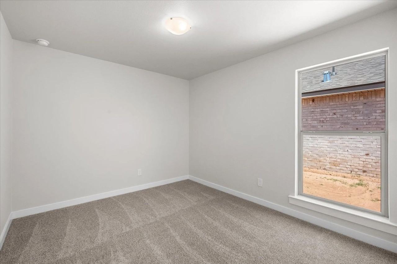 2309 134th St - Photo 3 of 9