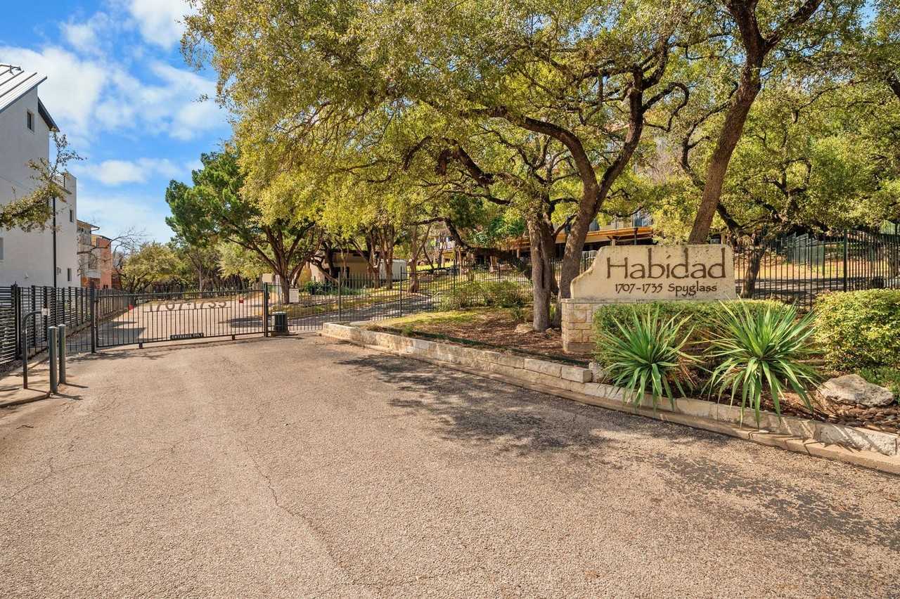 1735 Spyglass Dr #111 - Photo 3 of 28