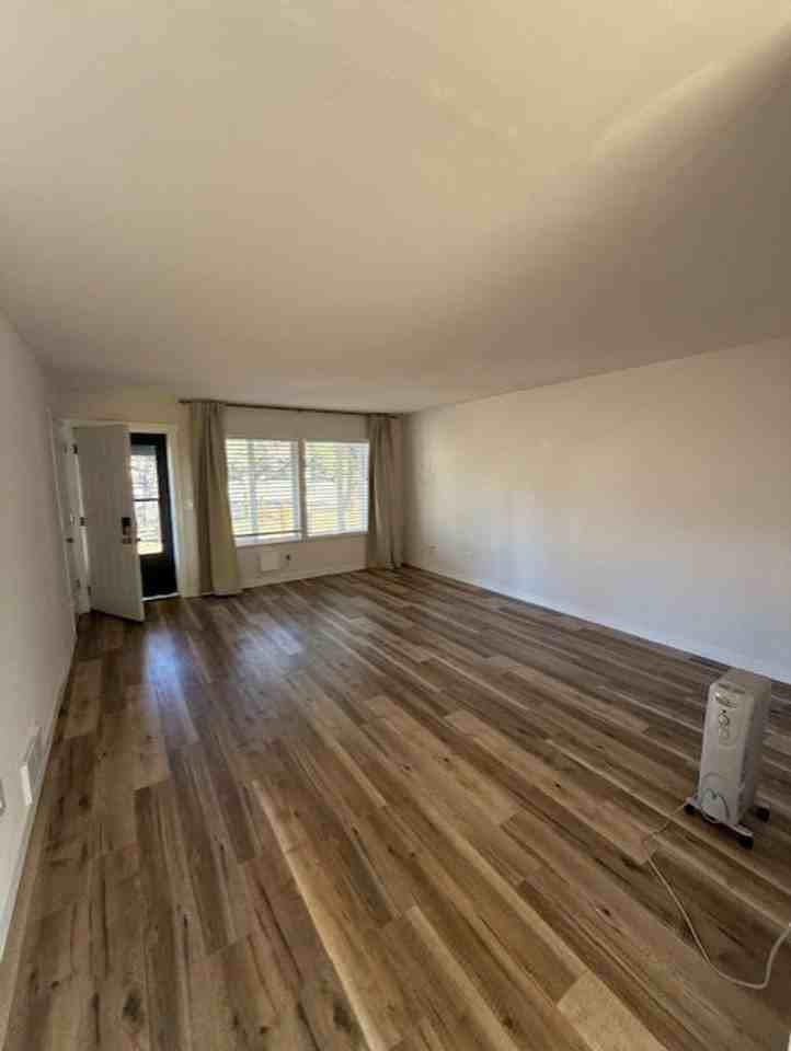 319 Madison Ave - Photo 4 of 9